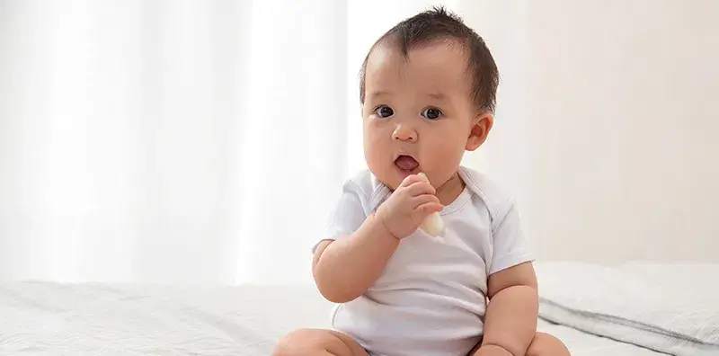 เด็กกำลังกิน 